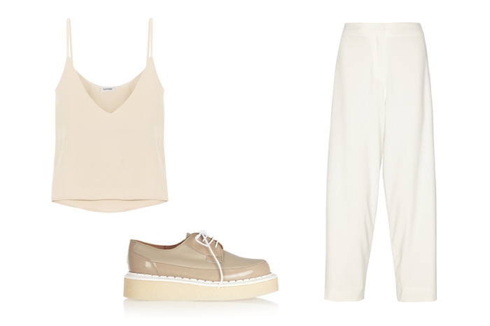 Брюки Elizabeth & James, 10 500 рублей; топ Toteme, туфли Purified