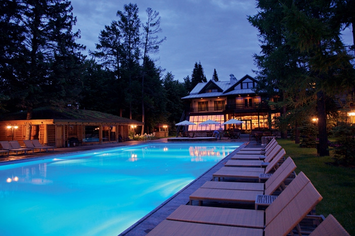 Север в «Скандинавии» На даче Шелепина все по старинке. В лаунж-зоне спа стоит начищенный самовар с баранками, шезлонги с пледами расставлены