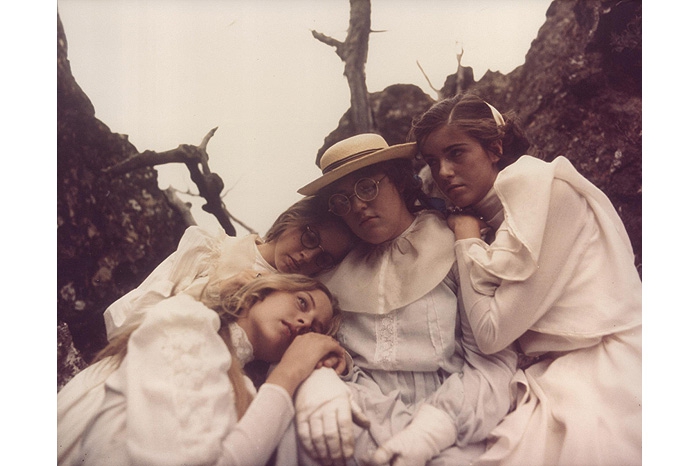 Кадр из фильма «Пикник у Висячей скалы» Питера Уира