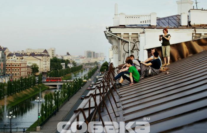 Экскурсия по крышам Ощутить себя между небом и землей можно на этой экскурсии. Город с высоты птичьего полета будет интересен даже старожилам. Кроме