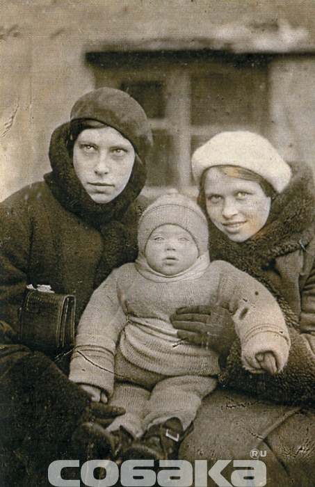 С тетей Дагмарой Артуровной и мамой