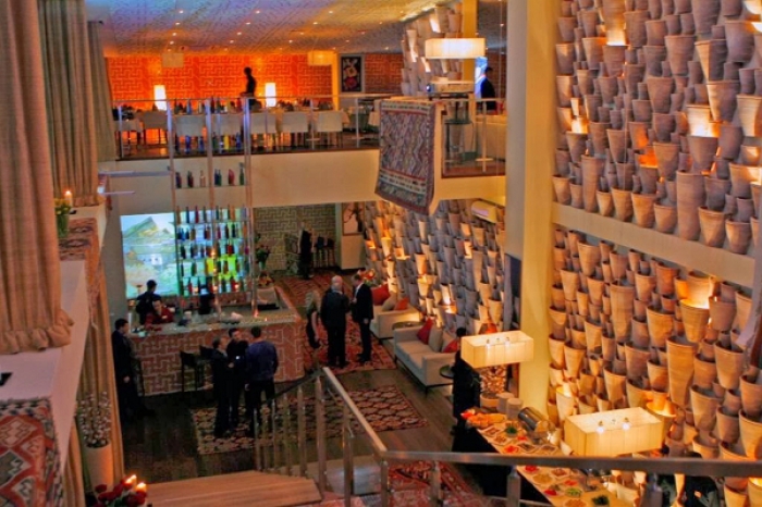 "Пашмир" Однажды частичка солнечного Востока затерялась среди казанских улиц и расцвела в «Пашмире» - ресторане узбекской кухни, здание которого