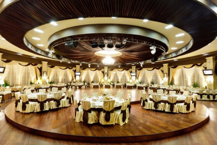 "Панорама" Расположившийся на самой верхушке развлекательного комплекса «Ривьера», ресторан «Панорама» станет идеальным местом для тех, кто хочет