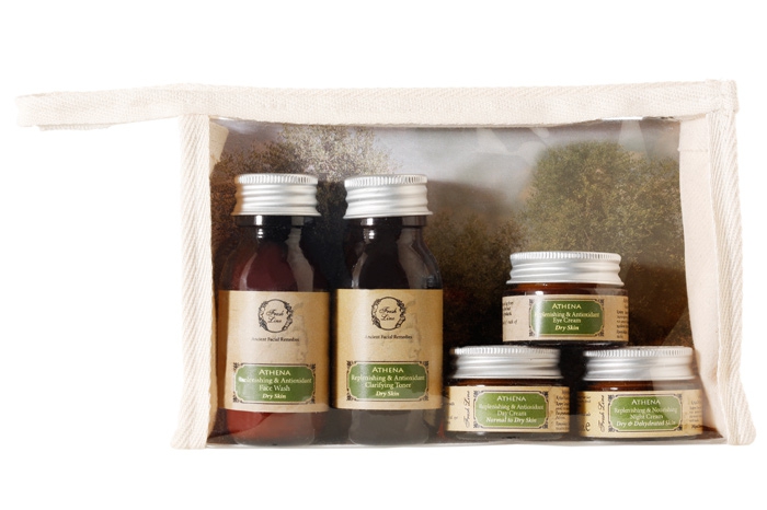 Athena, Fresh Line Если обладателя сухой кожи не отправить немедленно в спа на Санторини, то спасти его можно только греческой косметикой на основе