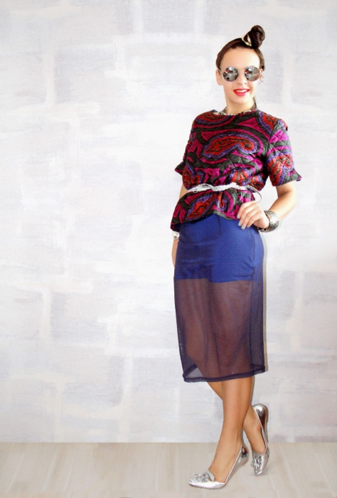 Наглядное пособие на тему того, как выбрать масс-маркет, но остаться самой собой. Топ TopShop, юбка Jean Savio, туфли Zara, каффа H&M. Очки и