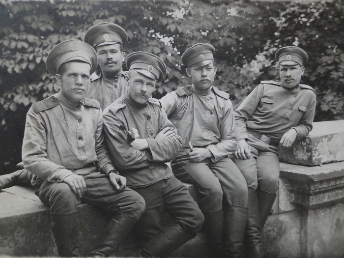 Глубокий отпечаток на внешний облик дореволюционной Казани накладывало то обстоятельство, что в городе был расквартирован Каргапольский драгунский