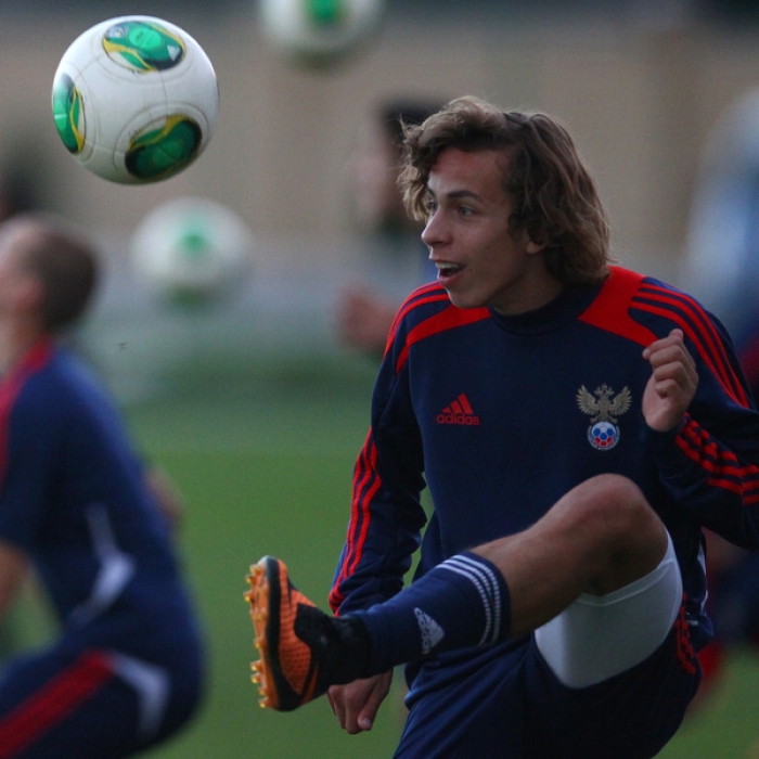 Максимилиан Проничев Скауты «Зенита» следили за Проничевым еще с февраля. 16-ти летний нападающий юношеской сборной России и немецкой «Герты» провел