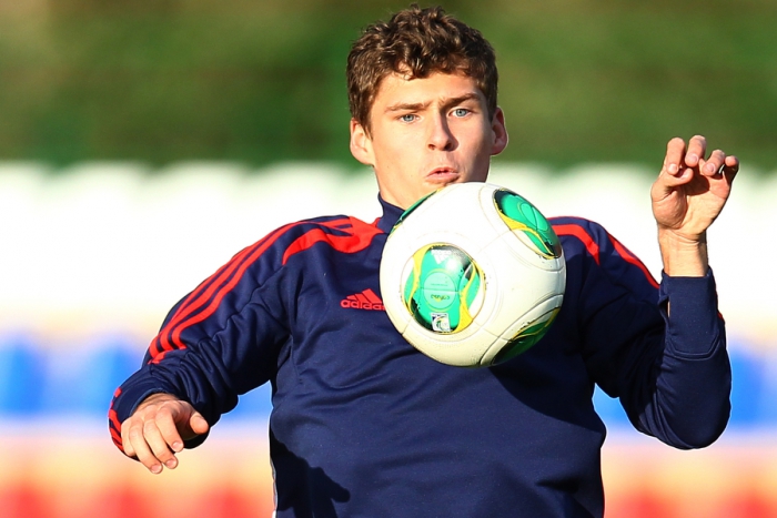 Дмитрий Скопинцев 17-летний выпускник Академии «Динамо» отказался от контракта с московским клубом и принял предложение надеть сине-бело-голубую форму