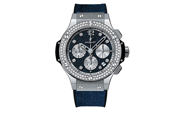 Циферблат и ремешок часов ограниченной серии Hublot Big Bang Jeans Diamonds выполнены из синего денима. Стальной водонепроницаемый корпус