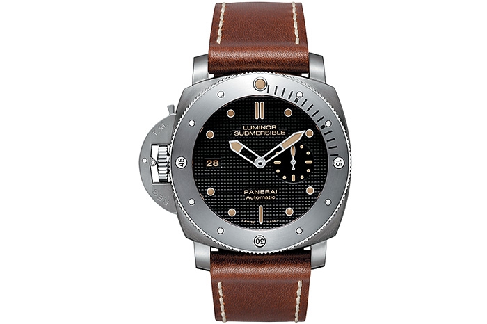 Итальянские коммандос 1950-х носили часы на правой руке — на левой у них были глубиномер и компас. Титановые и водонепроницаемые до 300 метров