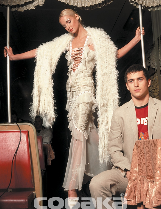 ВолочковаПлатье, Christian Dior, 5754 евроБутик «Vanity» в Гранд Отеле ЕвропаШаль, John Galliano, 475 у.е.Туфли, Lorenzi, 370 у.е.Все – бутик «Femme