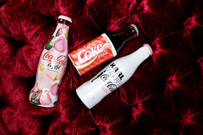 Небольшая часть коллекции редких и лимитированных бутылок «Кока-Колы»