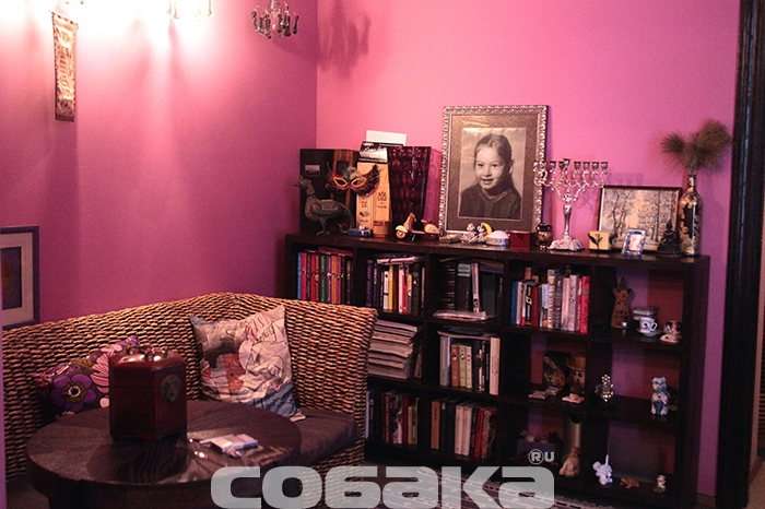 Будуар с креслом в колониальном стиле