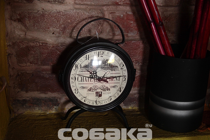 Будильник в прованском стиле Роману на день рождения подарили друзья
