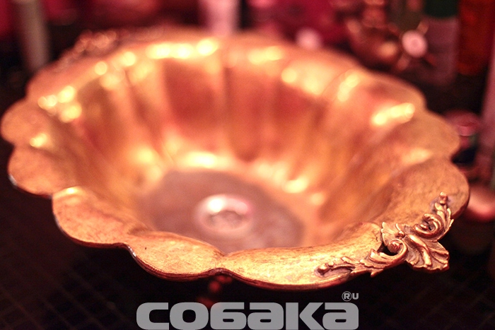 Медная ваза из индийского магазина стала раковиной