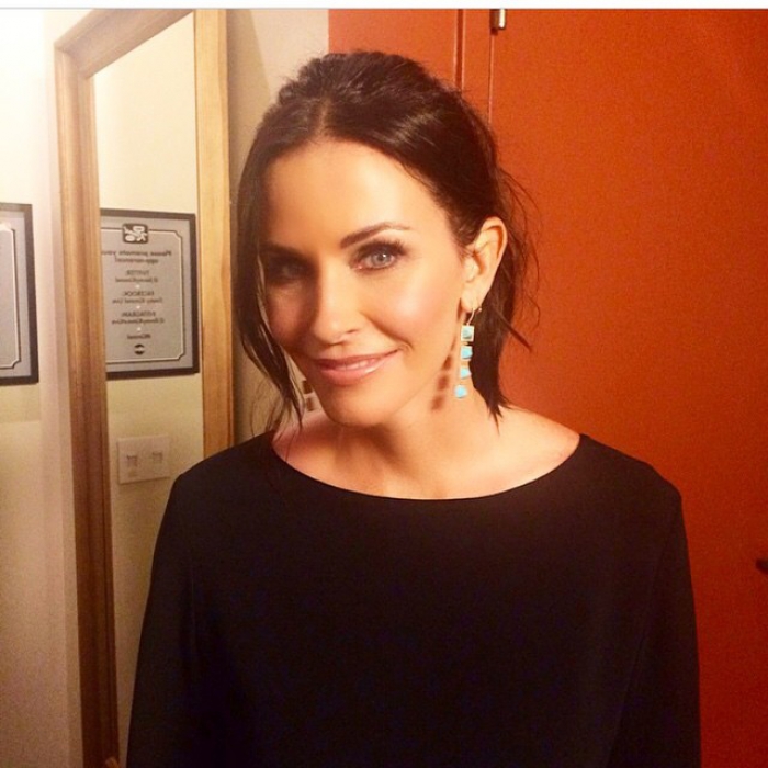 Кортни Кокс (Моника) В ситкоме Кортни сыграла роль повара, страдающего параноидальной помешанностью на чистоте и неимоверным желанием во всем