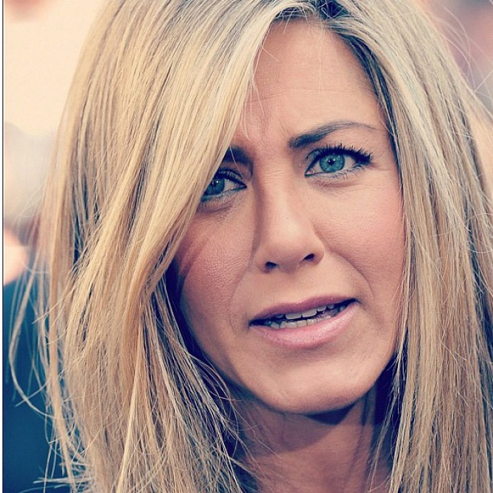 Дженнифер Энистон (Рейчел) Имя актрисы Дженнифер Энистон до сих пор не сходит с заголовков главных мировых изданий и порталов. В сериале девушка