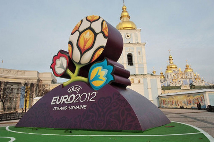 Киев (Украина, 2012 год) Киев сделал акцент на туристическую составляющую Чемпионата Европы и разработал целую кампанию, как развлекать болельщиков в