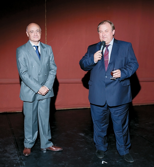 Главный балетмейстер Михайловского театра Михаил Мессерер и продюсер балета «Класс-концерт» Дмитрий Астафьев после премьеры.