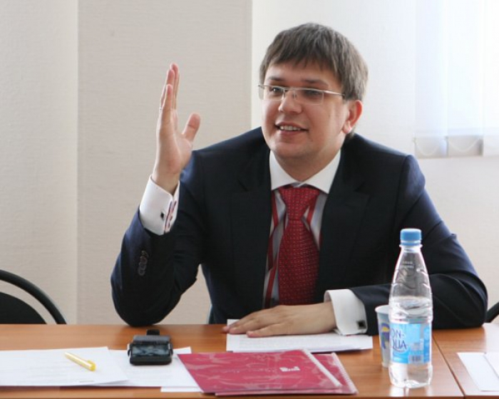 Ленар Файзутдинов, генеральный директор агентства «Теория Дарвина» Не буду. Потому что ездить на автомобиле - это и необходимость и потребность