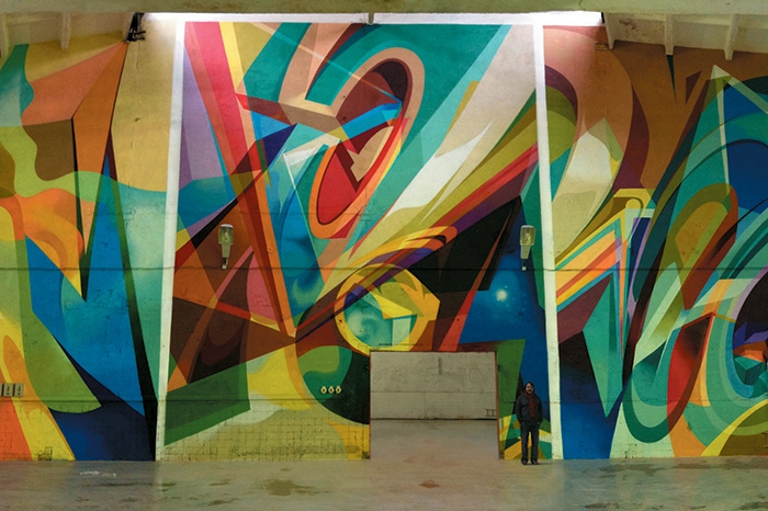 «Триптих» Паша Wais Настоящее имя — Павел Червяков, родился в Гатчине. Учился на отделении промышленного дизайна Художественнопромышленной академии