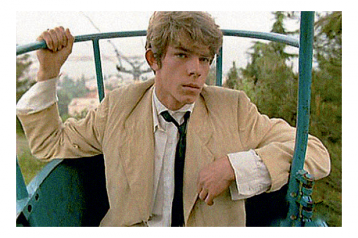 Бананан Робкий и одновременно бесстрашный юноша, который столкнулся с неистребимым злом, воплощенным в герое Говорухина, во втором фильме появляется