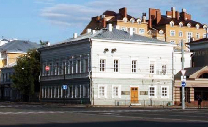 6. Бывший шахматный клуб, где бывал Ленин. Ул. Пушкина, 40/22. Юный Ленин упражнял свой ум игрой в шахматы. Обладая даром заглядывать далеко вперед