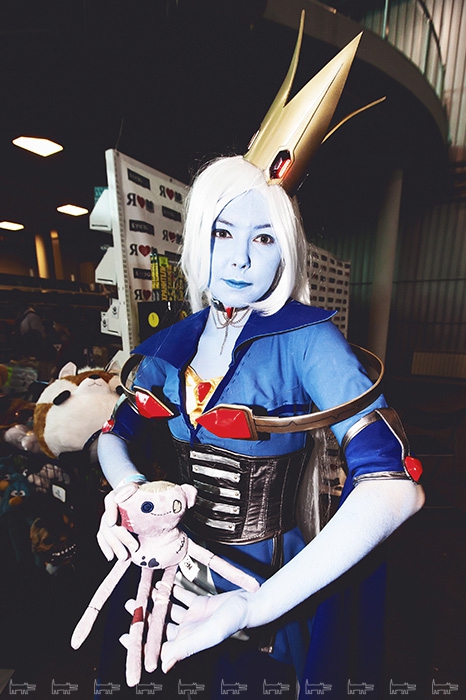 Диана «Среди косплееров мой ник — Мишель. Я в костюме ледяной королевы из Adventure time в стимпанк стиле. Первоначально это был комикс, потом стал