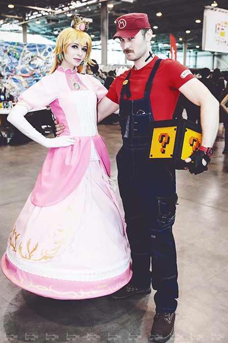 Алиса «Косплеем я занимаюсь с 2009 года. Когда только начинала, швея сделала мне основные выкройки, а теперь я модифицирую их под каждый костюм