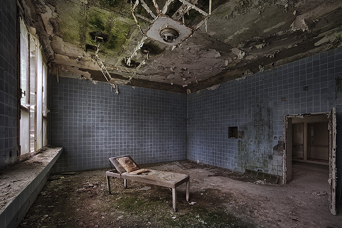 Halloween Hospital У всех поклонников нечистой силы есть возможность провести Ночь всех святых в бывшем здании городской больницы. Зловещие люциферы