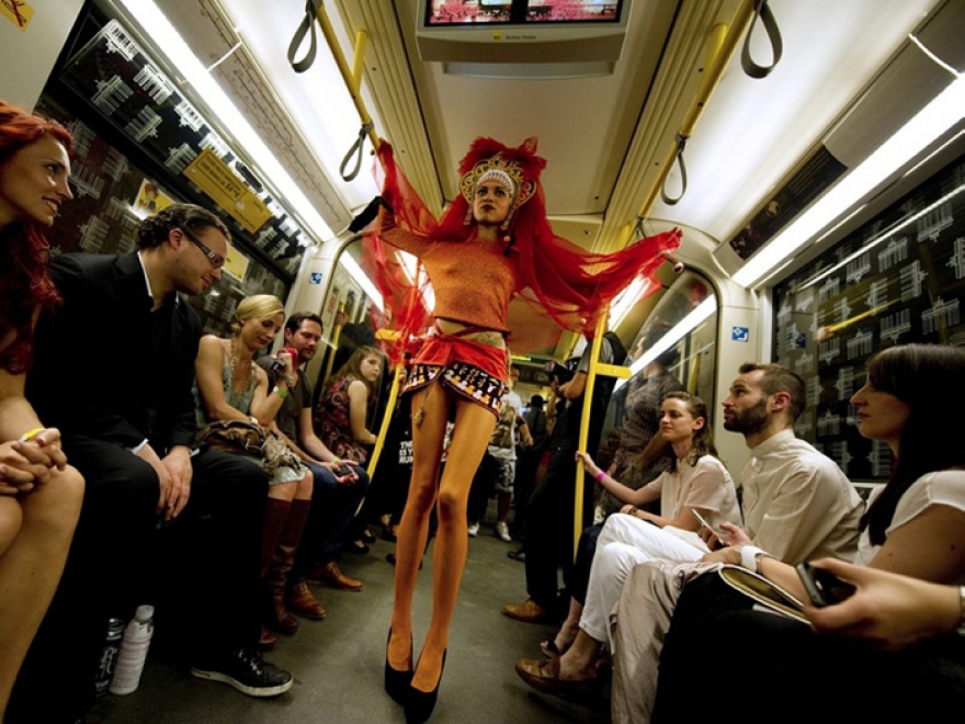 Ежесезонно, два раза в год в рамках Берлинской Недели моды Mercedes-Benz Fashion Week проходит дефиле альтернативной моды Underground Catwalk. Место