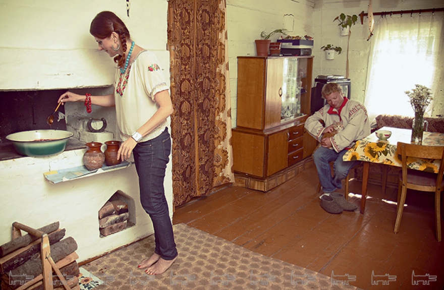 Сейчас Ксения Мозговая затопит русскую печь