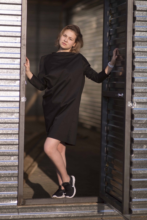 Платье Tim van Steenbergen.