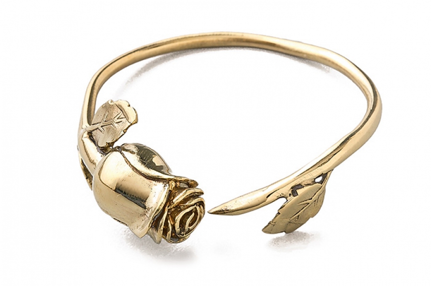 Rose, Monserat de Lucca Дизайн-бюро из Лос-Анджелеса прознало о палиндроме про Азора и теперь роняет мягкую латунную розу на лапу всем желающим.