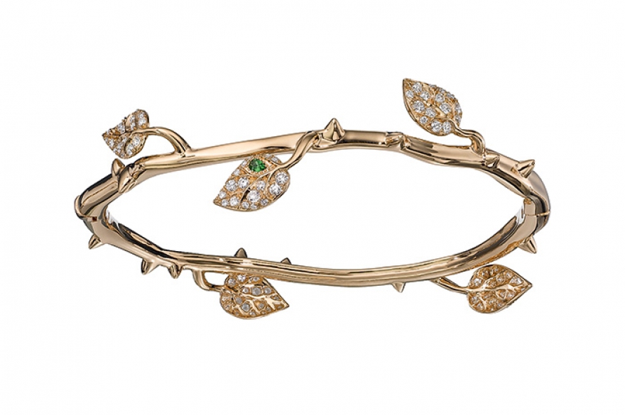 Who Needs a Rose, Crow's Nest Прямиком из Сонной лощины к запястью тянется браслет из розового золота. Зашифрованное послание передает подмигивающии