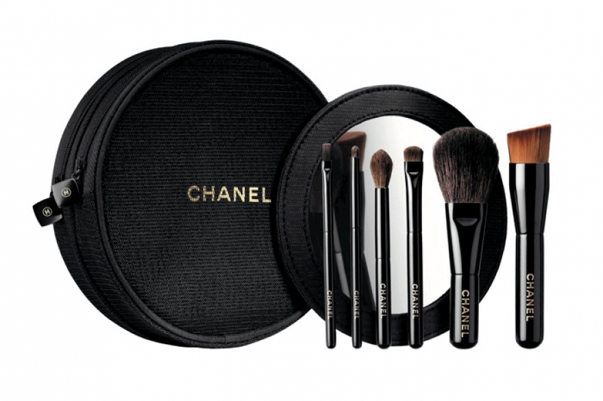 Набор кистей Chanel, 4 990 руб. (ДЛТ)