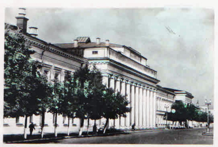 Казанский государственный университет В это время: правительство СССР выпустило постановление о строительстве первой советской атомной подводной лодки