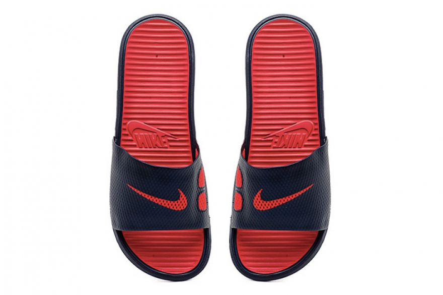 Шлепки для бассейна Nike, 1 990 рублей