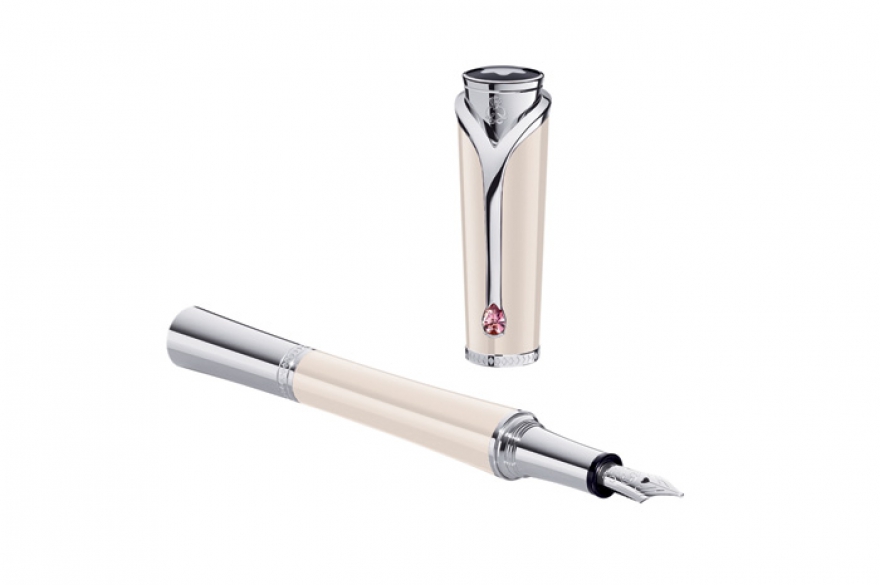Перьевая ручка Montblanc Princesse Grace de Monaco цвета слоновой кости, 38 400 руб. (Montblanc)