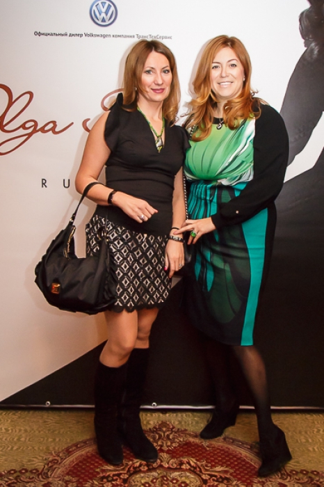 Светлана Пыренкова и Олеся Маркелова Света, этот вариант не для фото. Знаю, ты можешь подобрать что-нибудь поинтереснее. Олеся, как всегда, на уровне.