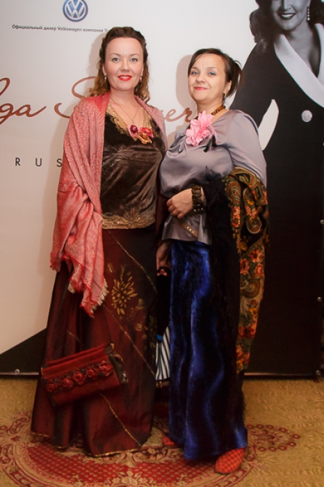 Снежана Эсселевич и Юлия Казакова Каждая вещь требует сольного выхода. Всё вместе превратилось в кич. Понятно желание одеться красиво, но не таким