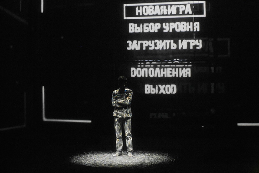 «Шум» Последняя из премьер уходящего года — «Шум» Михаила Патласова по пьесе Екатерины Бондаренко, представленная в редком для петербургской сцены