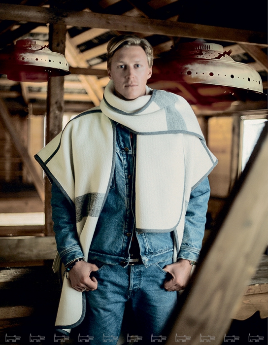 На Петре: куртка и джинсы Indigofera (Code7), пончо Chloe (ДЛТ)