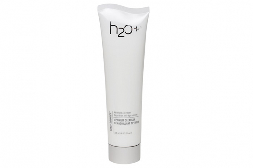 Total Source Optimum Cleanser, H2O+ Очищающий крем взбивается пальцами, как пенка капучино, и обладает таким же эффектом: бодрит (микроводорослями) и