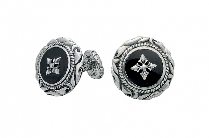 UnKaged, Scott Kay Рыцарский герб можно расположить и на запонках, считает дизайнер Скотт Кей. При условии, что они серебряные, как клад тамплиера.