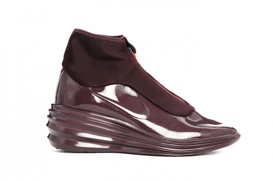 Водоноепроницаемые кроссовки Nike, 6 990 рублей (Nike)