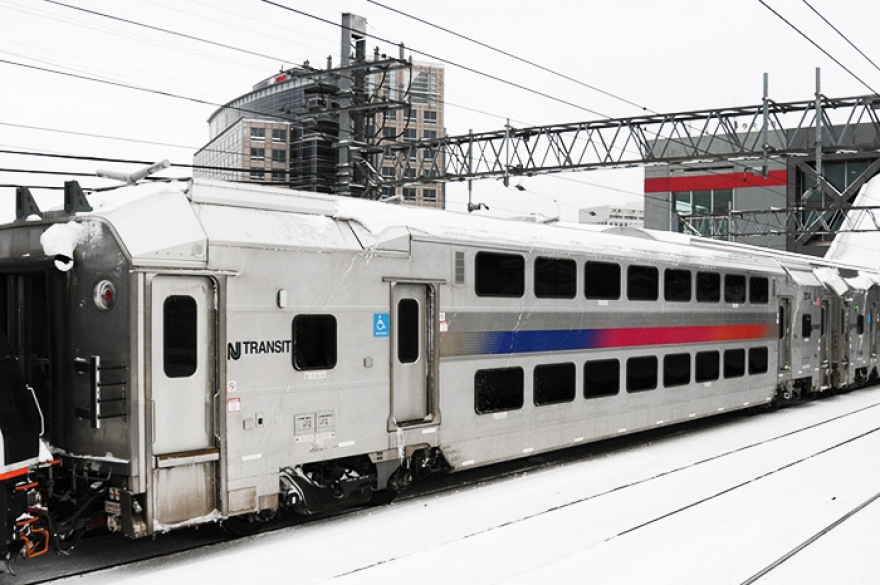 MultiLevel Coach, Канада, США. Вместимость - 136-276 человек (в зависимости от длины состава и рассадки). Максимальная скорость движения - 160 км/ч.