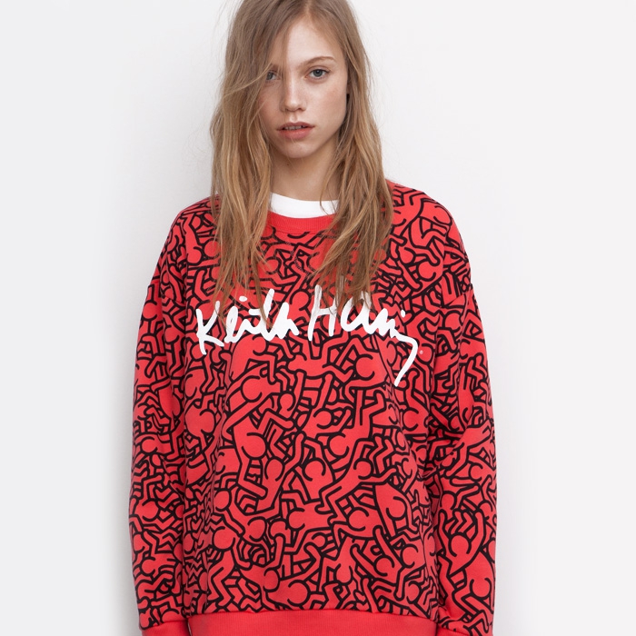 Свитшот, 999 рублей (Pull & Bear)