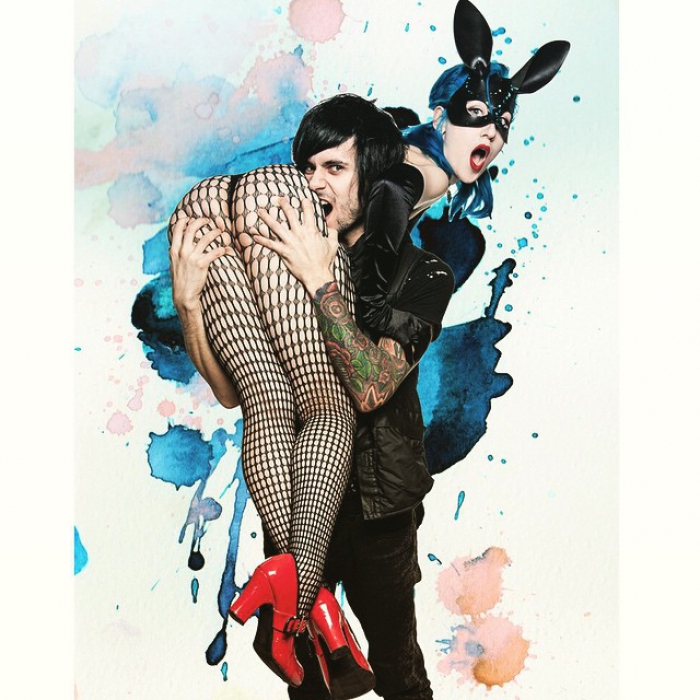 Лора Зомби и Дима Алайоли Главным поклонником гранж-художницы, собравшей миллионные толпы интернет-фанатов под предводительством актера Аарона Пола из