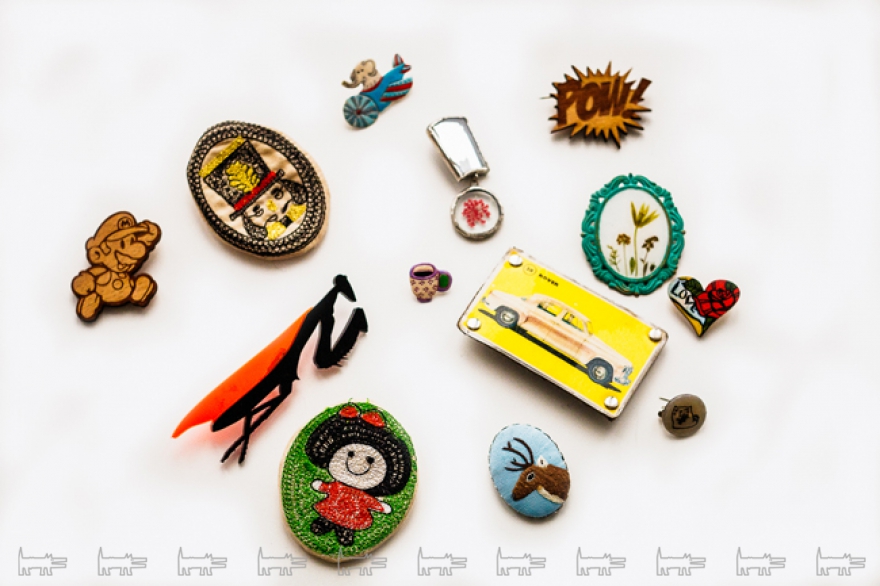Значки и броши - большинство куплены на маркетах.